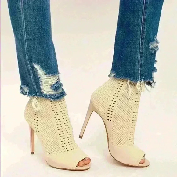 Steve Madden Candid Peep Toe Booties Nude (10) - Picture 5 of 5